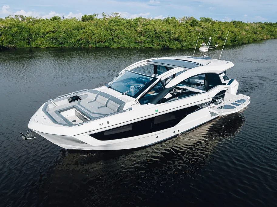 Galeon 435 GTO motor yacht on the water
